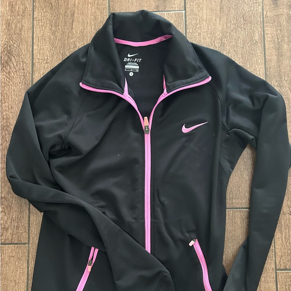 Women’s zip up Nike jacket warm up style